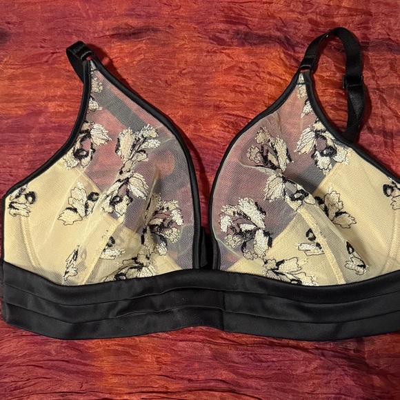 Calvin Klein CK Black Tempt Unlined Plunge Bra Black Floral Embroidered Shear - Picture 3 of 6